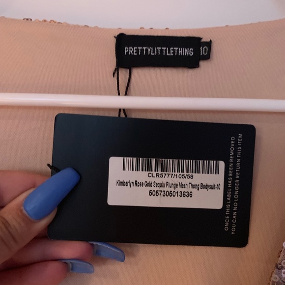 PrettyLittleThing Rose Gold Sequin Bodysuit - Picture 5 of 7